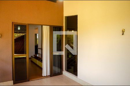 Varanda da Sala de casa de condomínio para alugar com 6 quartos, 1200m² em Residencial Aldeia do Vale, Goiânia