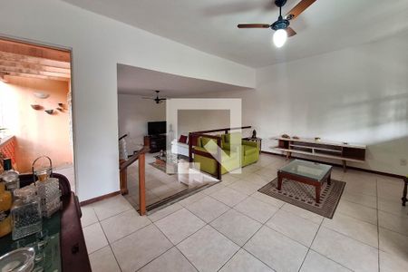 Sala de casa para alugar com 5 quartos, 295m² em Mata Paca, Niterói
