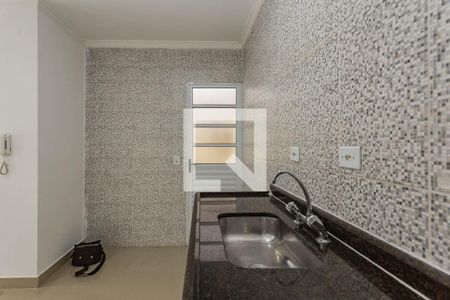 Sala/Cozinha de casa para alugar com 2 quartos, 70m² em Jardim Santa Emilia, São Paulo