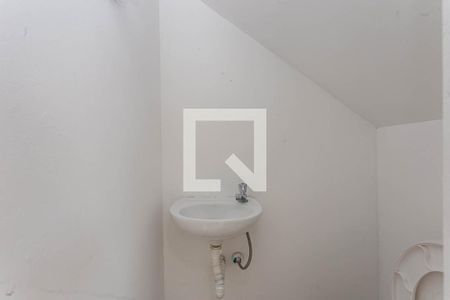 Lavabo de casa para alugar com 2 quartos, 70m² em Jardim Santa Emilia, São Paulo
