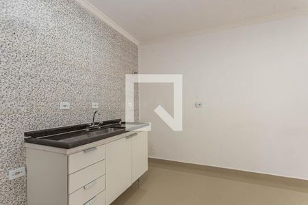 Sala/Cozinha de casa para alugar com 2 quartos, 70m² em Jardim Santa Emilia, São Paulo
