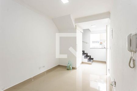 Sala/Cozinha de casa para alugar com 2 quartos, 70m² em Jardim Santa Emilia, São Paulo