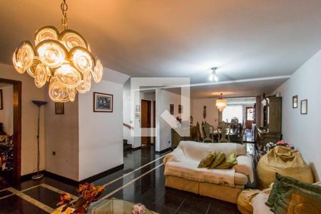 Casa à venda com 5 quartos, 712m² em Vila Cordeiro, São Paulo