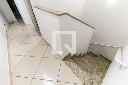 Corredor de casa de condomínio à venda com 2 quartos, 72m² em Vila Taquari, São Paulo