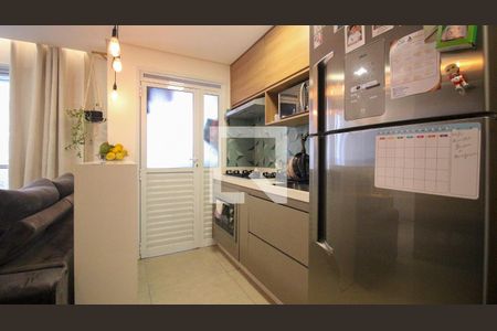Sala/Cozinha de apartamento para alugar com 2 quartos, 41m² em Sítio da Figueira, São Paulo