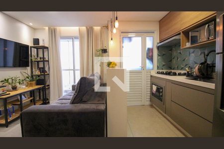 Sala/Cozinha de apartamento para alugar com 2 quartos, 41m² em Sítio da Figueira, São Paulo