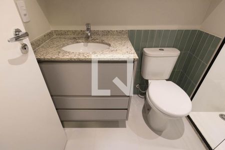 Banheiro de kitnet/studio para alugar com 1 quarto, 25m² em Santa Ifigênia, São Paulo