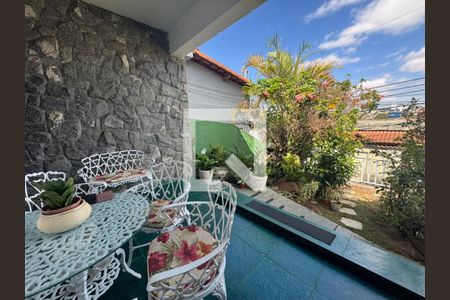 Varanda de casa à venda com 2 quartos, 209m² em Santo Andre, Belo Horizonte