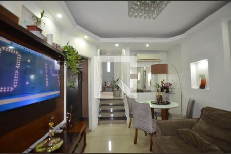 Sala de casa para alugar com 3 quartos, 180m² em Cascadura, Rio de Janeiro