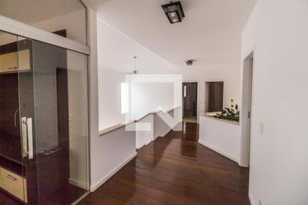 Corredor de casa de condomínio para alugar com 4 quartos, 340m² em Alphaville, Santana de Parnaíba