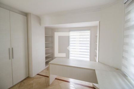 Escritório de casa de condomínio para alugar com 4 quartos, 340m² em Alphaville, Santana de Parnaíba