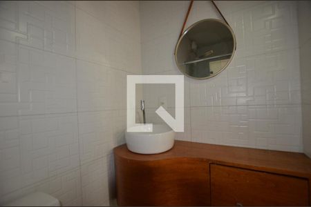 Banheiro de casa para alugar com 1 quarto, 70m² em Bento Ribeiro, Rio de Janeiro
