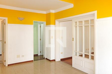 Sala de casa de condomínio para alugar com 3 quartos, 250m² em Condomínio Estância Marambaia, Vinhedo