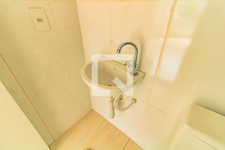 Banheiro de kitnet/studio para alugar com 1 quarto, 20m² em Vila Mira, São Paulo