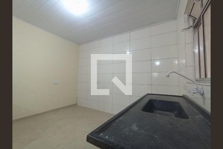 Casa para alugar com 1 quarto, 70m² em Jardim Santo Elias, São Paulo