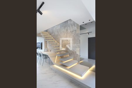 Escada de apartamento para alugar com 1 quarto, 125m² em Vila Olímpia, São Paulo