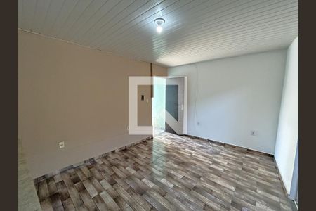Sala de casa para alugar com 1 quarto, 30m² em Vila Valqueire, Rio de Janeiro