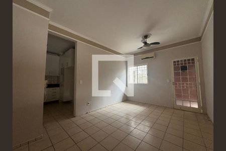 Sala de casa de condomínio para alugar com 3 quartos, 138m² em (l-10), Ribeirão Preto