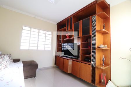 Sala de TV de casa para alugar com 3 quartos, 280m² em Presidente Roosevelt, Uberlândia