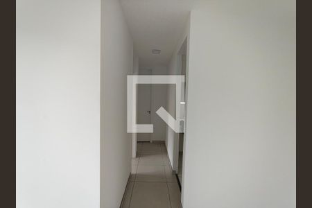 Corredor de apartamento para alugar com 2 quartos, 43m² em Taquara, Rio de Janeiro