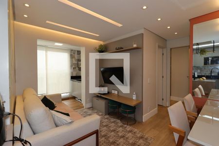 Sala de apartamento à venda com 2 quartos, 53m² em Vila Curuçá, Santo André