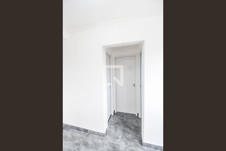 Corredor de apartamento para alugar com 2 quartos, 49m² em Vila Sul Americana, Carapicuíba