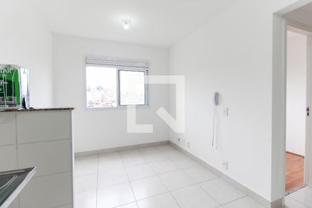 Sala de apartamento para alugar com 2 quartos, 33m² em Vila Carmosina, São Paulo