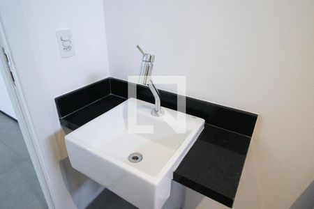 Banheiro de kitnet/studio à venda com 1 quarto, 21m² em Indianópolis, São Paulo