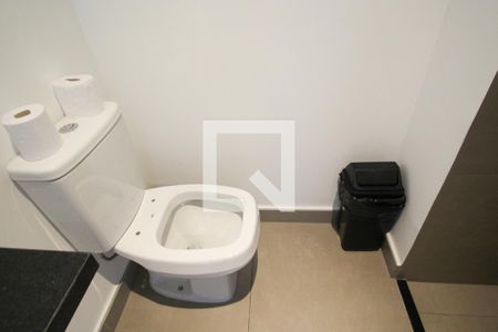 Banheiro Social de kitnet/studio à venda com 1 quarto, 24m² em Indianópolis, São Paulo