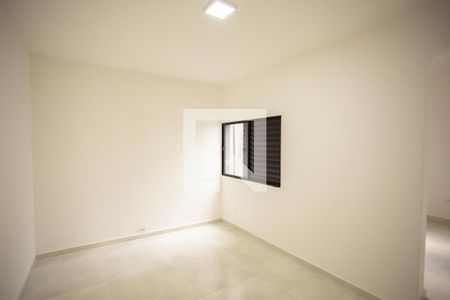 Quarto 2 de casa para alugar com 2 quartos, 100m² em São Domingos, São Paulo