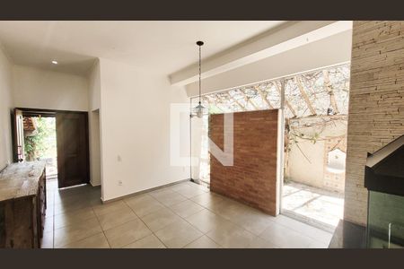 Sala de casa de condomínio à venda com 4 quartos, 250m² em Jardim Sorirama, Campinas