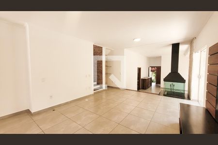 Sala de casa de condomínio à venda com 4 quartos, 250m² em Jardim Sorirama, Campinas