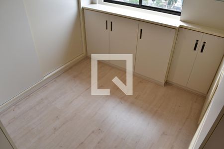 Closet do Quarto  de apartamento para alugar com 2 quartos, 87m² em Boa Vista, Curitiba