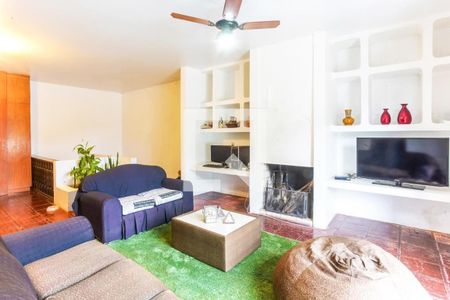 Sala de casa à venda com 3 quartos, 280m² em Nonoai, Porto Alegre