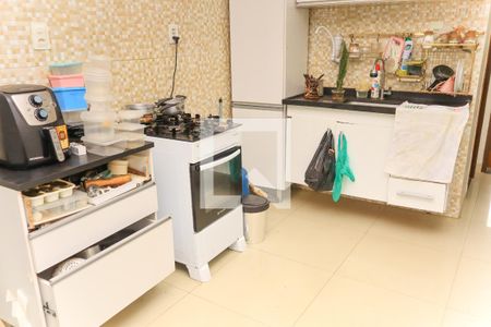 Cozinha de apartamento para alugar com 2 quartos, 72m² em Mussurunga, Salvador