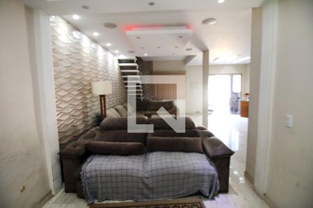 Sala de casa para alugar com 4 quartos, 600m² em Vigário Geral, Rio de Janeiro