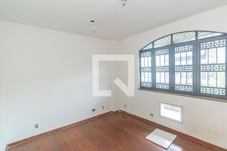 Quarto 1 de apartamento para alugar com 3 quartos, 190m² em Vila Valqueire, Rio de Janeiro