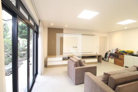 Casa à venda com 5 quartos, 456m² em Veleiros, São Paulo