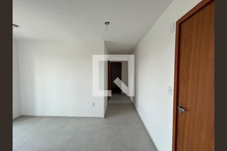 Corredor de apartamento para alugar com 2 quartos, 48m² em Del Castilho, Rio de Janeiro