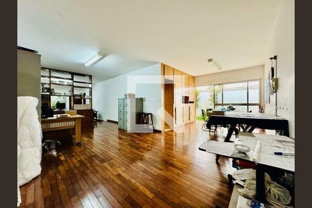 Casa à venda com 3 quartos, 401m² em Vila Mascote, São Paulo