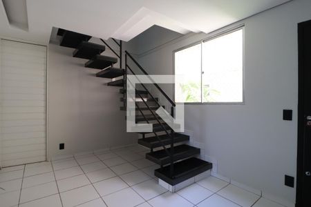Sala de apartamento para alugar com 2 quartos, 100m² em Santa Mônica, Uberlândia
