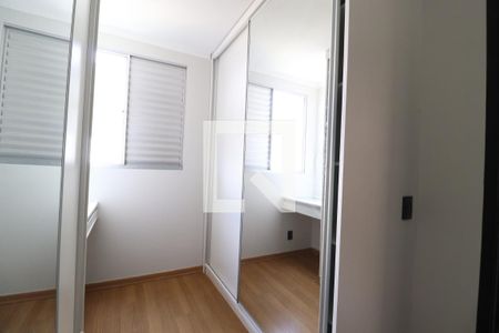 Closet de apartamento para alugar com 2 quartos, 100m² em Santa Mônica, Uberlândia