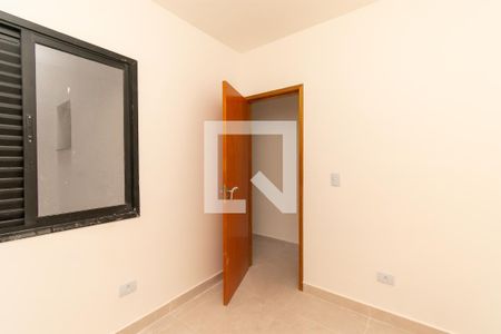 Quarto 1 de apartamento para alugar com 2 quartos, 41m² em Vila Santa Clara, São Paulo