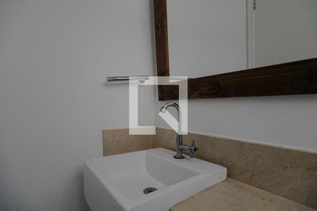Lavabo de casa de condomínio para alugar com 2 quartos, 130m² em Vila Oliveira, Mogi das Cruzes