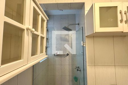Banheiro Social de apartamento para alugar com 2 quartos, 64m² em Leme, Rio de Janeiro