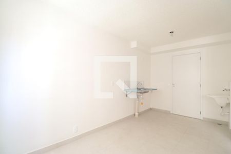 Sala/Cozinha de apartamento para alugar com 1 quarto, 29m² em Parque Industrial Tomas Edson, São Paulo