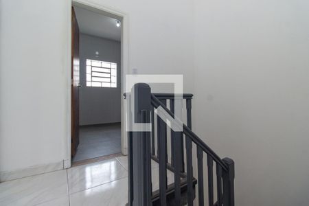 Corredor de casa para alugar com 3 quartos, 190m² em Vila Monumento, São Paulo