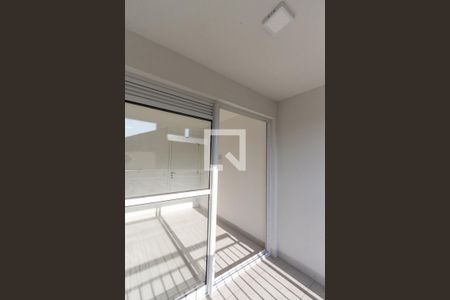 Varanda Sala de apartamento à venda com 2 quartos, 34m² em Parque Industrial Tomas Edson, São Paulo
