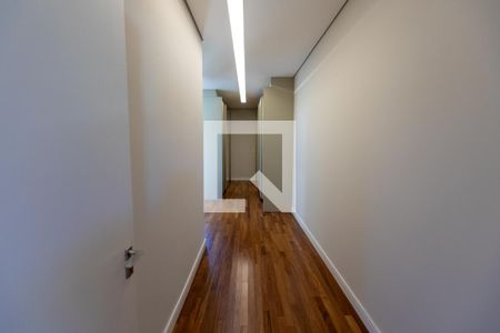 Corredor das Suítes de casa à venda com 4 quartos, 450m² em Loteamento Residencial Pedra Alta (Sousas), Campinas