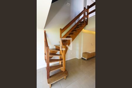 Escada de apartamento à venda com 3 quartos, 213m² em Ipanema, Porto Alegre